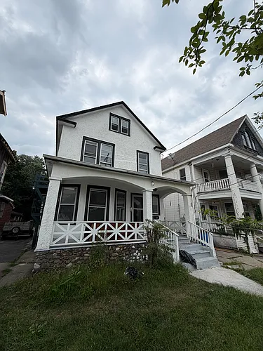 183 Delaware Ave #2R Photo 1