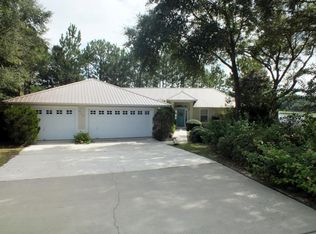 464 Hidden Lakes Trl, Defuniak Springs, FL 32433