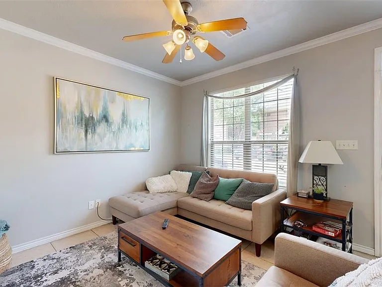 141 Forest Dr — Photo 3