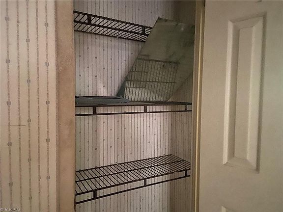 3rd image of 2308 Forest Hills Dr