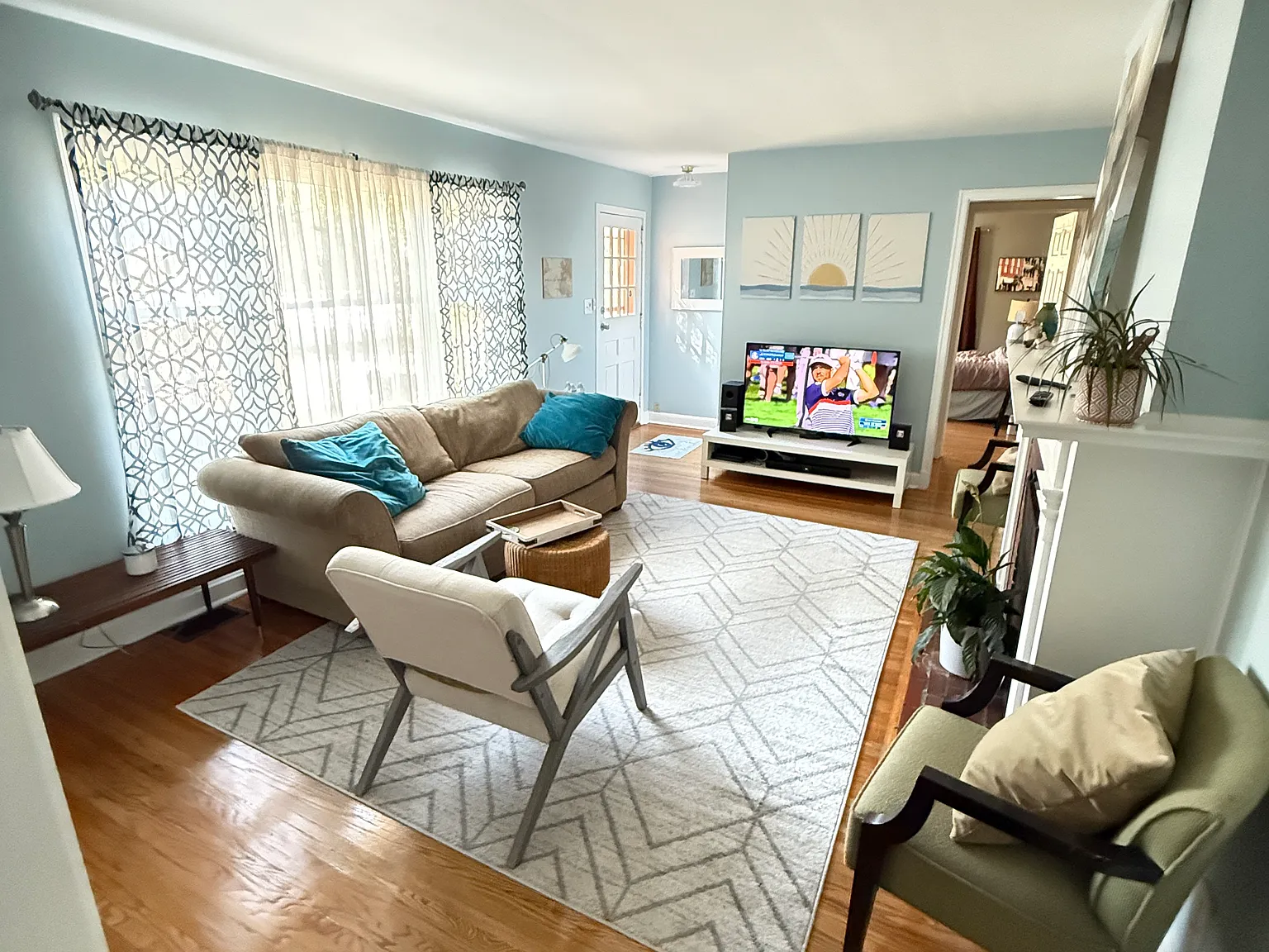 2 bed, 1.5 bath, 1150 sqft, $2,200 — Photo 3
