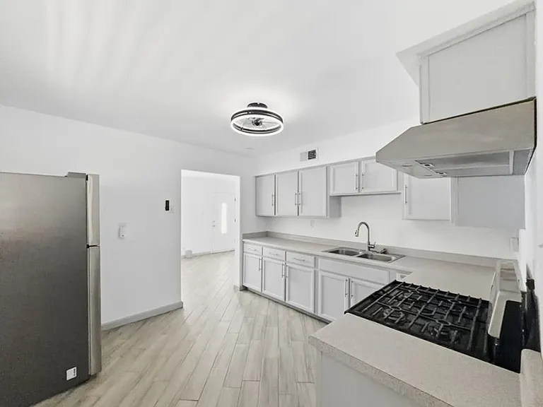 372 Cooley Ave — Photo 8