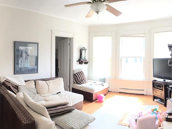 2nd image of 835 Orange St #2
