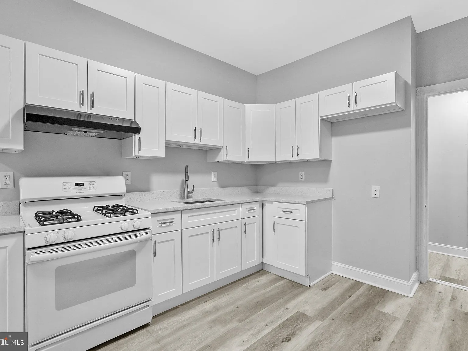 4 bed, 1036 sqft, $1,600 — Photo 4