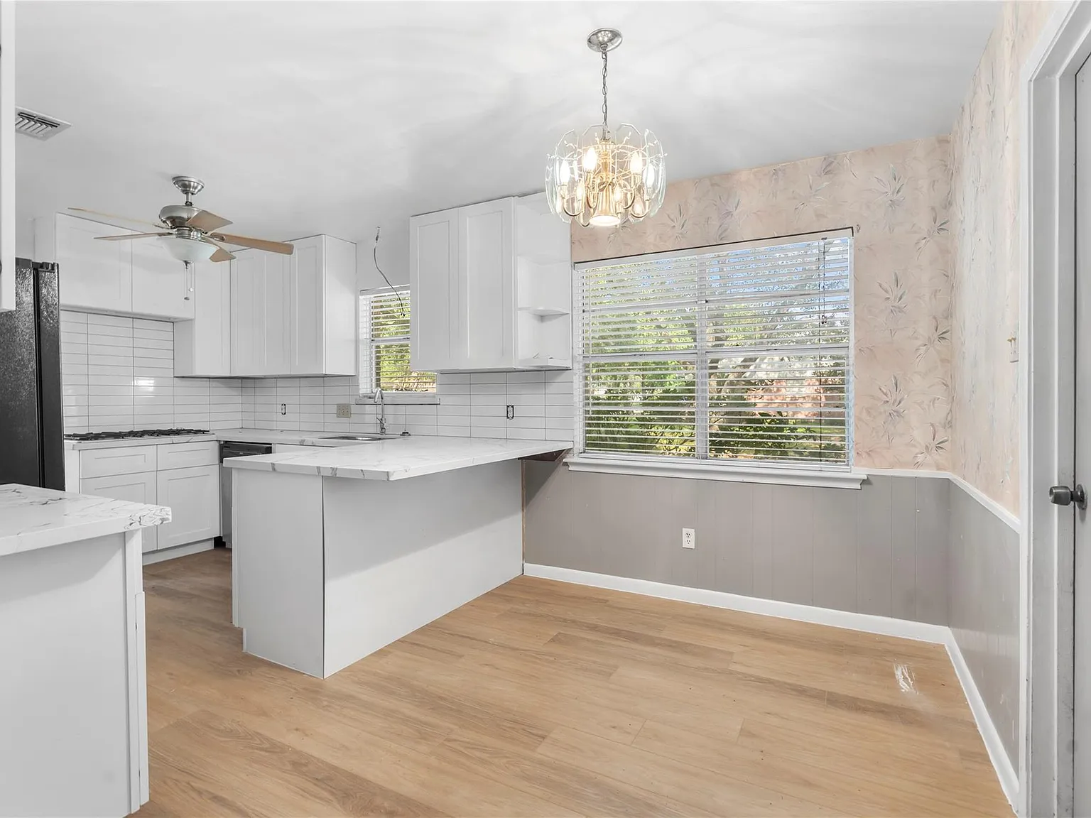 4 bed, 2.0 bath, 1968 sqft, $2,425 — Photo 1
