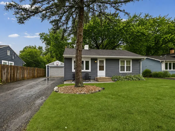 18111 W Twin Lakes Blvd, Grayslake, IL 60030