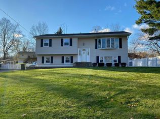 12 Saddle Ln, New City, NY 10956