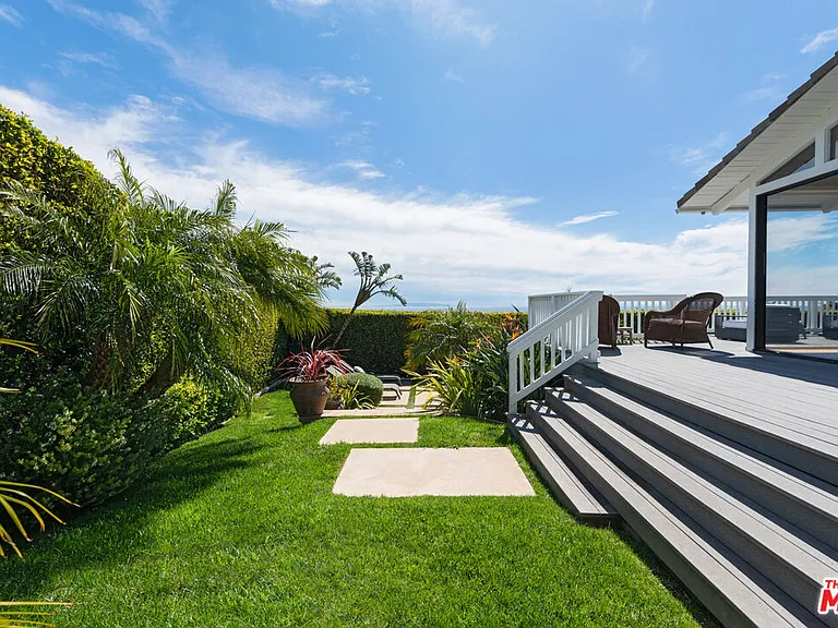 23901 Malibu Knolls Rd — Photo 14