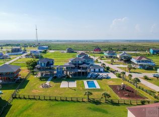 949 Surfside Dr, Crystal Beach, TX 77650