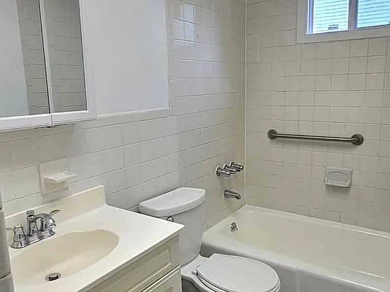 220 Glen Haven Rd #4 — Photo 5