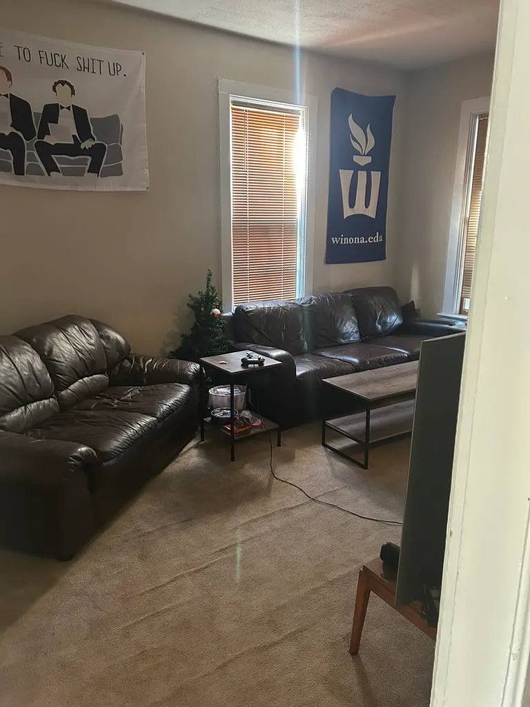 2 bed, 1000 sqft, $1,300 — Photo 3