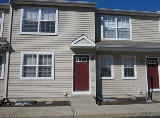 667 W Liberty St #F, Wauconda, IL 60084