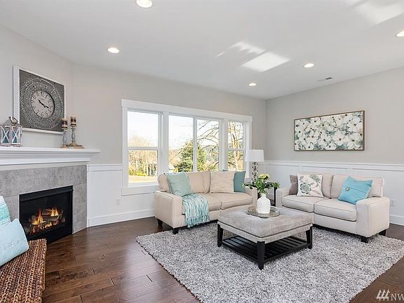 4th image of 3845 Scott Ln