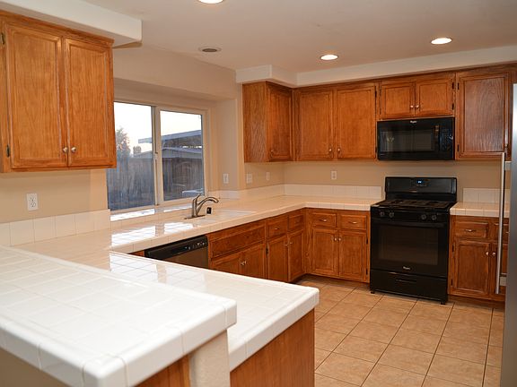 4th image of 26527 Alta Ave