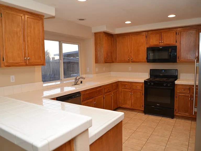 26527 Alta Ave — Photo 4