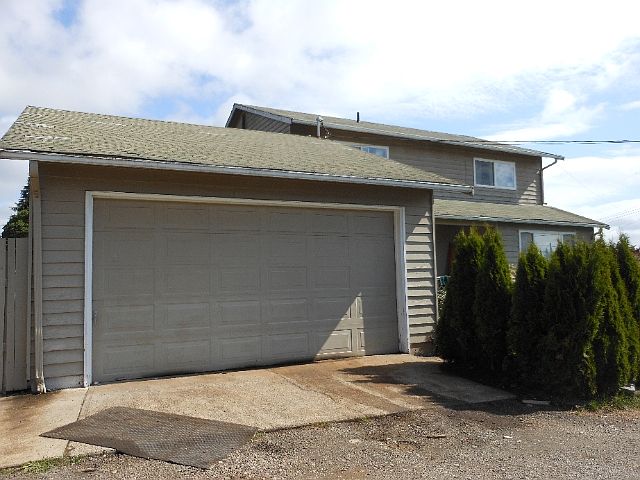 1st image of 1711 Summit Dr