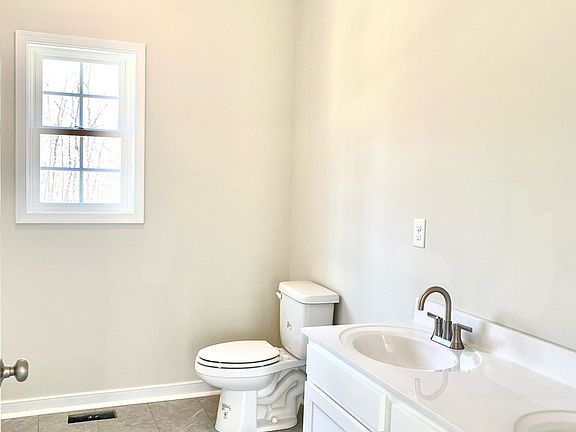 4th image of 11740 Fosters Ln