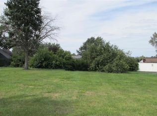 E 38th St, Erie, PA 16504