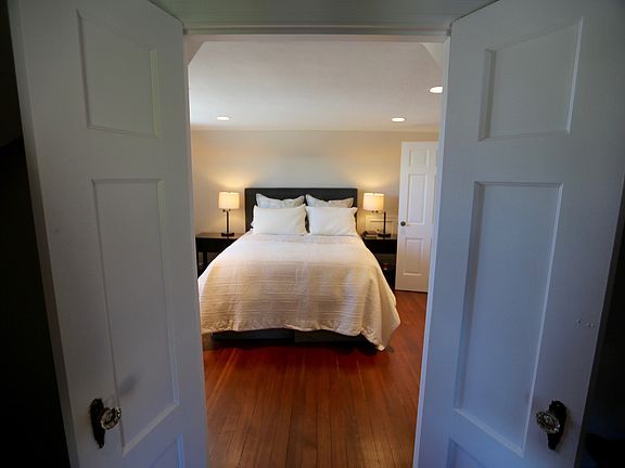 4th image of 614 Highland Ave