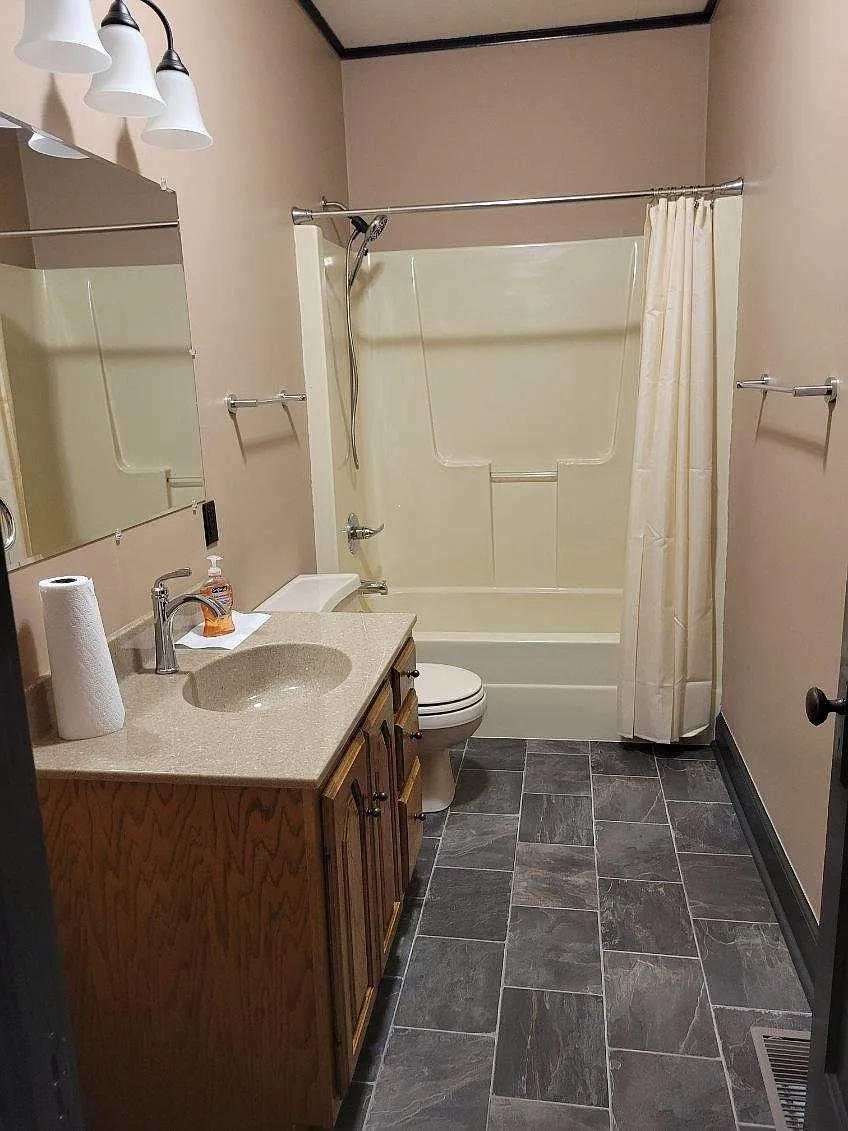 2 bed, 1256 sqft, $1,750 — Photo 3