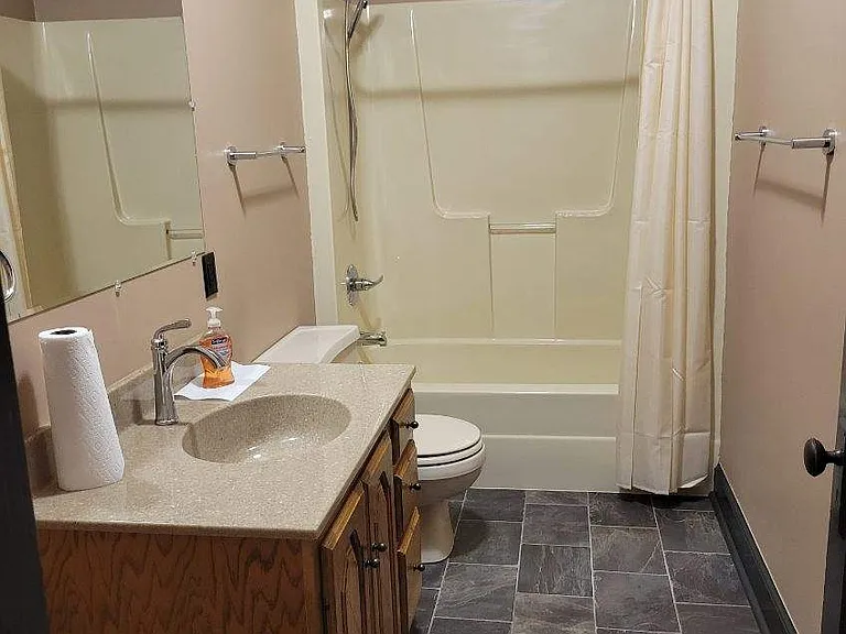 5680 N Clinton St — Photo 3
