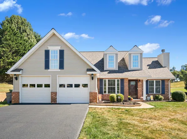 100 Greenfield Ct, Radford, VA 24141