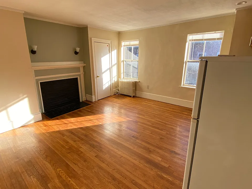 90 Myrtle St #5