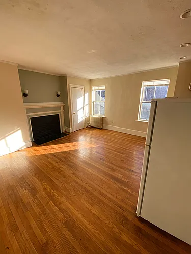 90 Myrtle St Photo 1