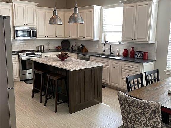 5th image of 1606 Cordova Ct