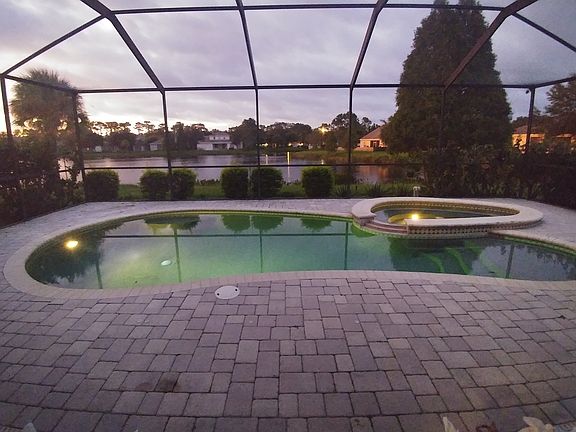 3rd image of 11916 Summer Springs Dr