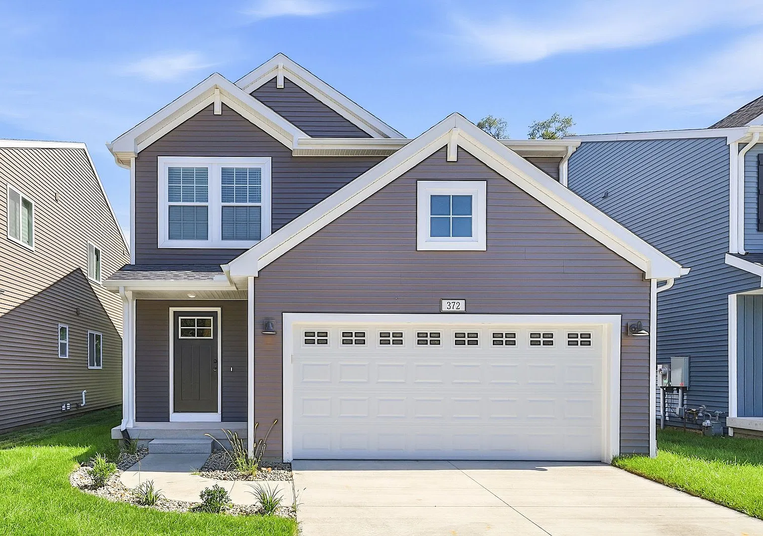 1 Month FREE Rent! Applied to Your First Full Month. Terms & Conditions Apply. — Photo 1