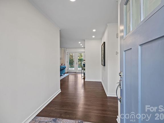 4th image of 3030 Lydia Ln