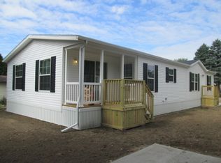2 Fawn Dr, Whitmore Lake, MI 48189