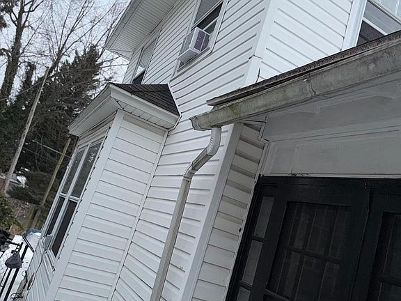 4th image of 405 Carsonia Ave