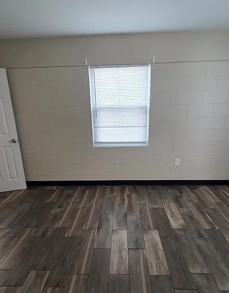 2040 W Church St #9 — Photo 3