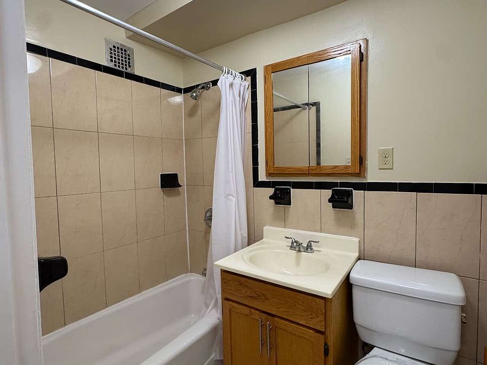 2nd image of 8815 168th St APT 8S