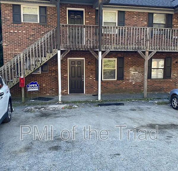 1600 Oak Croft Ct #C — Photo 1