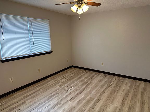 2nd image of 204 Granada Blvd #G