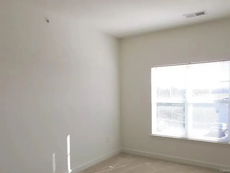 9873 Hyde Glen Ct — Photo 8