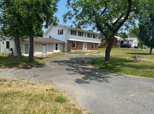 1052 Garrisonville Rd, Stafford, VA 22556