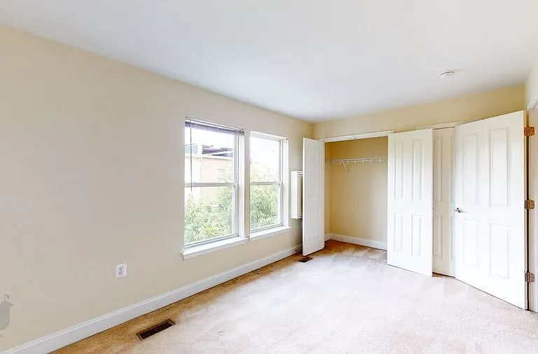 720 Barnes St NE — Photo 37