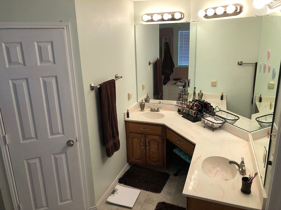 1st image of 2801 Lois Ln