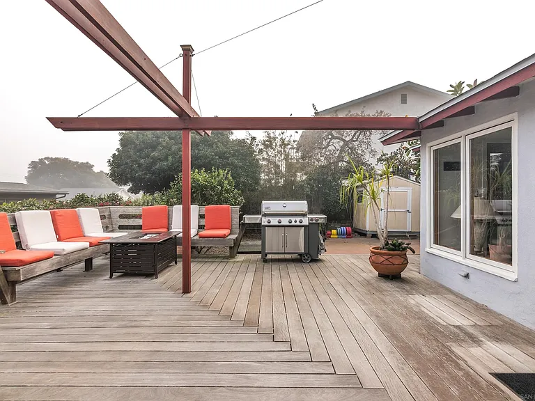 541 Tarento Dr — Photo 38