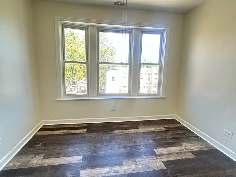 841 W 61st St #3 — Photo 9