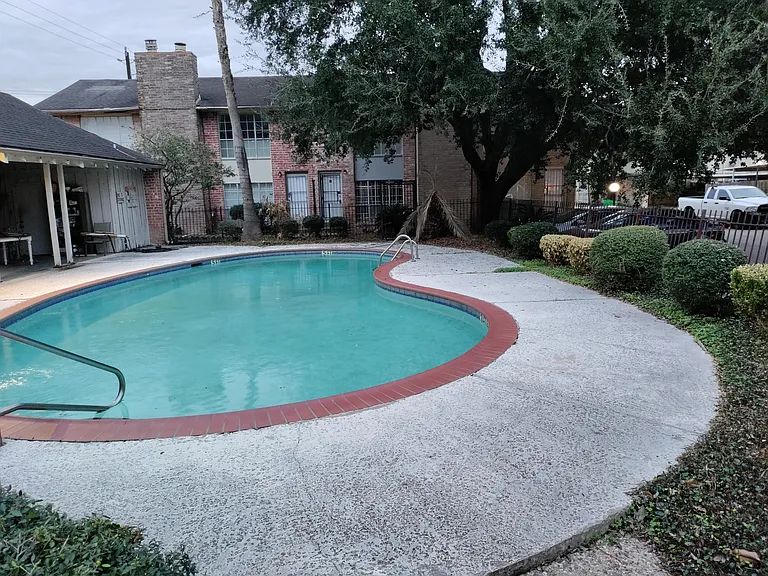 10600 S Gessner Dr #24 — Photo 40