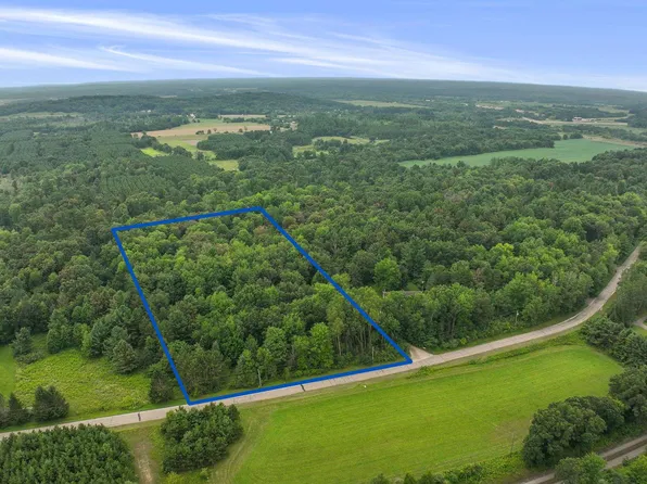 Larson Rd, Waupaca, WI 54981