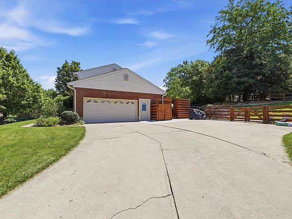 4th image of 10504 Cheshire Ridge Dr