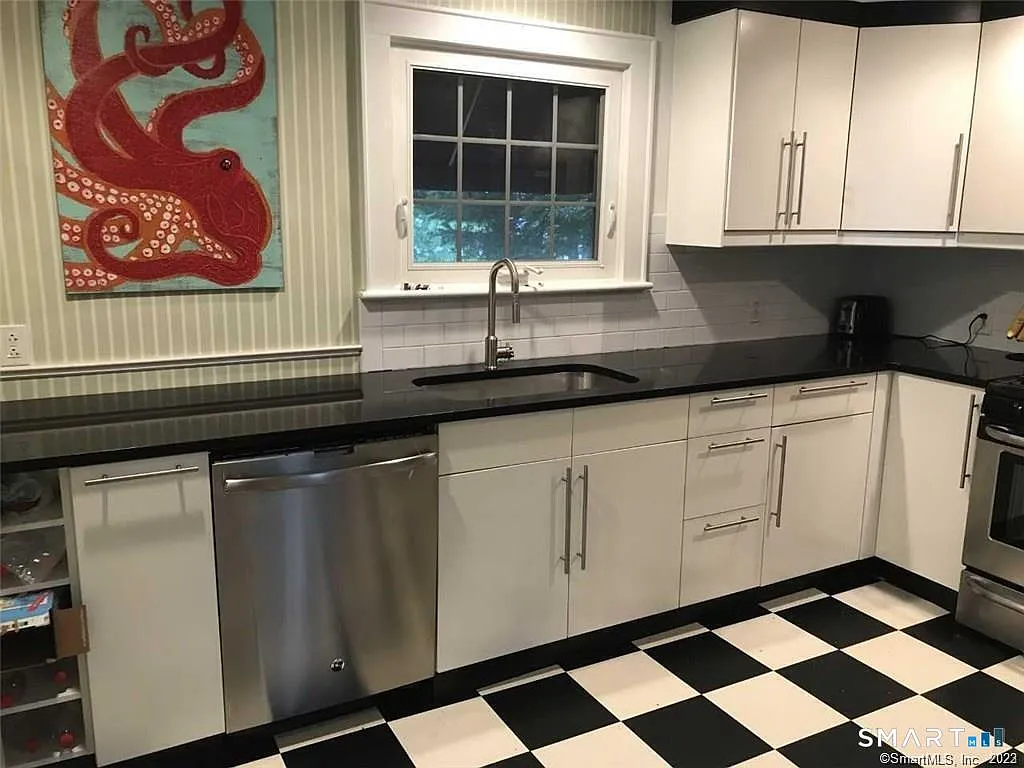 2 bed, 1.0 bath, 1120 sqft, $2,750 — Photo 4