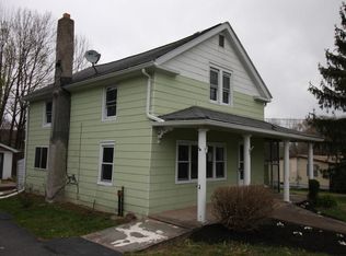 35 Village Rd, Beach Lake, PA 18405