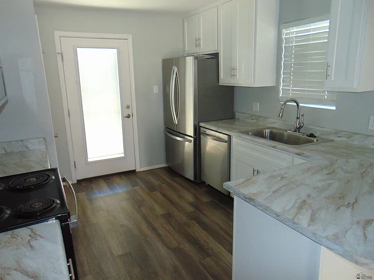 2089 S Walnut Ave — Photo 5